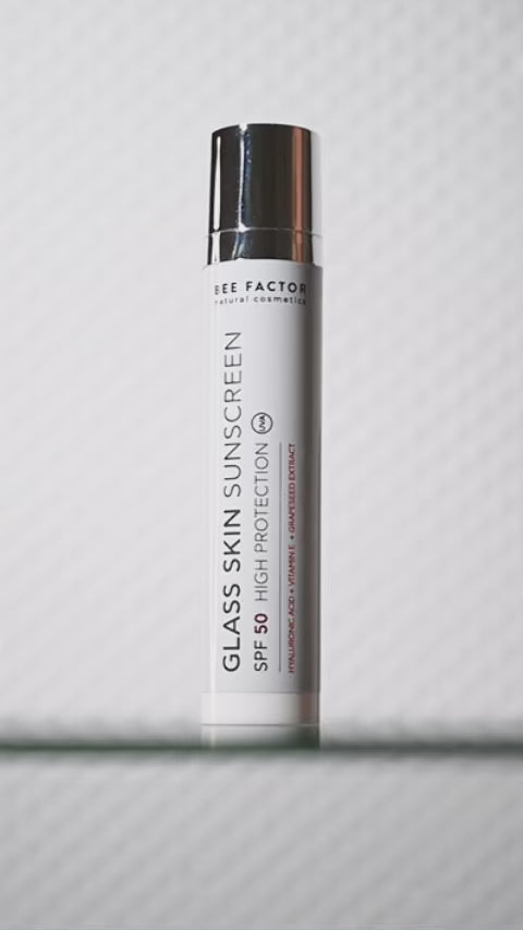Φόρτωση βίντεο: Glass Screen Sunscreen SPF50 ( Αντηλιακή – Αντιγηραντική κρέμα προσώπου ) – 50ML
